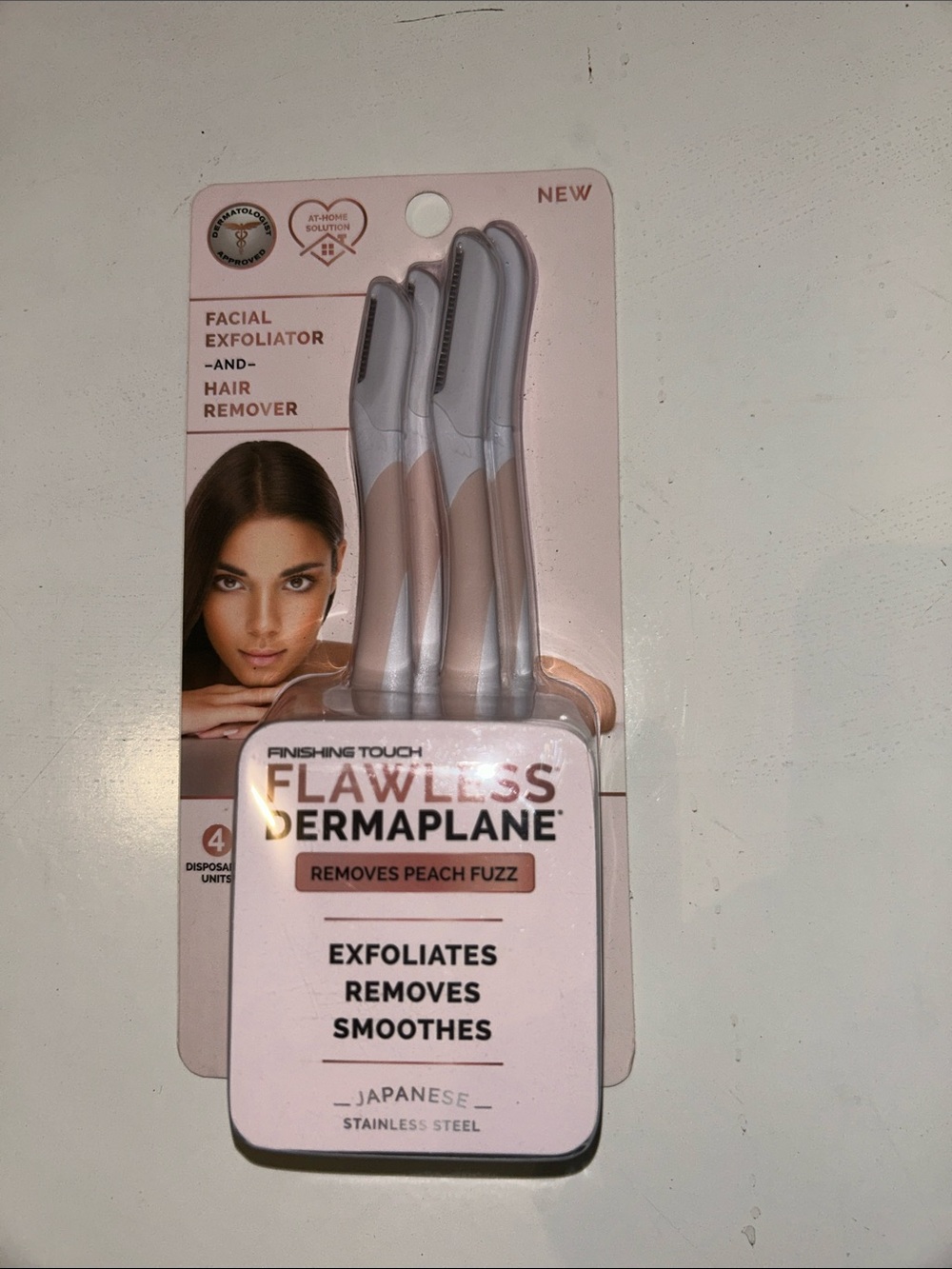 Finishing Touch Flawless Dermaplane Facial Exfoliator - Pink - Picture 1 of 2